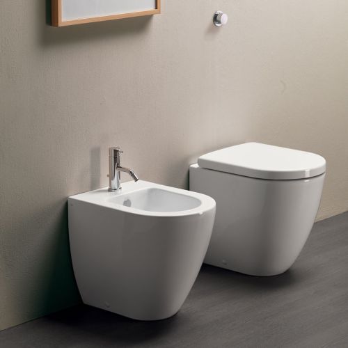 ΛΕΚΑΝΗ WC ΥΨΗΛΗΣ ΠΙΕΣΗΣ ΠΙΣΩ / ΚΑΤΩΣΤΟΜΙΑ ΜΕ ΚΑΛΥΜΜΑ Back to Wall GSI PURA Swirl® 882000C White Glossy 50x36 cm
