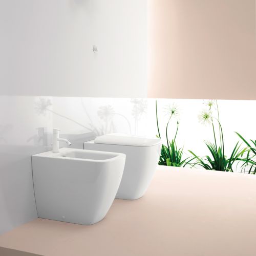 ΛΕΚΑΝΗ WC ΥΨΗΛΗΣ ΠΙΕΣΗΣ ΠΙΣΩ / ΚΑΤΩΣΤΟΜΙΑ ΜΕ ΚΑΛΥΜΜΑ Back to Wall GSI SAND Swirl® 901000C White Glossy 54,5x37 cm